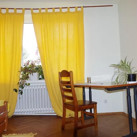 Przejazdem Na Polnoc Bielany Apartment